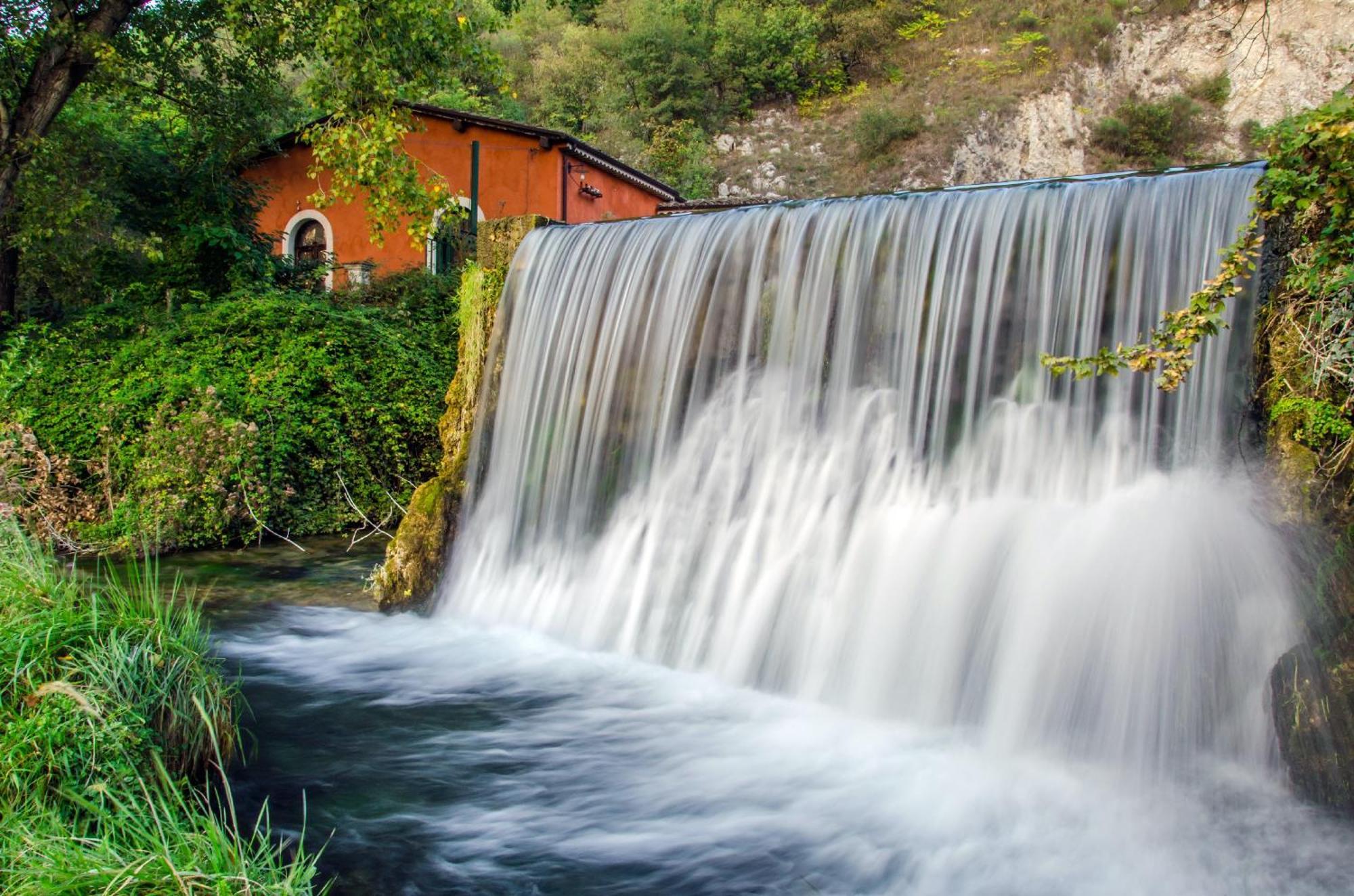 Waterfall Vicolo V Isola di Liri Exterior foto